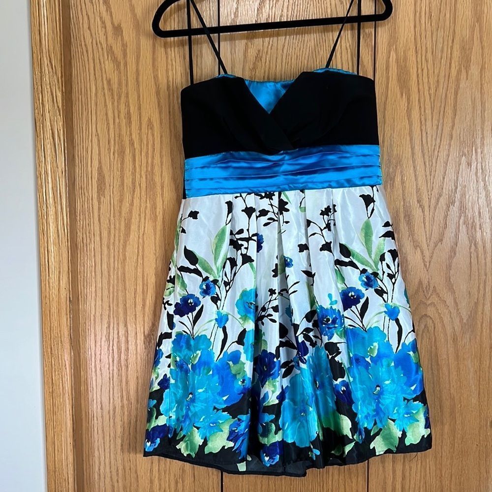 Women’s Semi-formal Party Dress